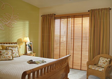 Faux Wood Or Natural Wood Blinds For Your Home?